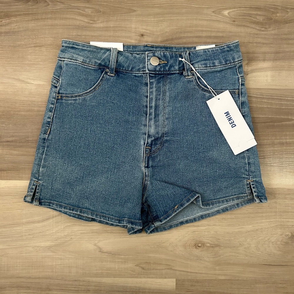 High-Waisted Medium Wash Stretch Shorts